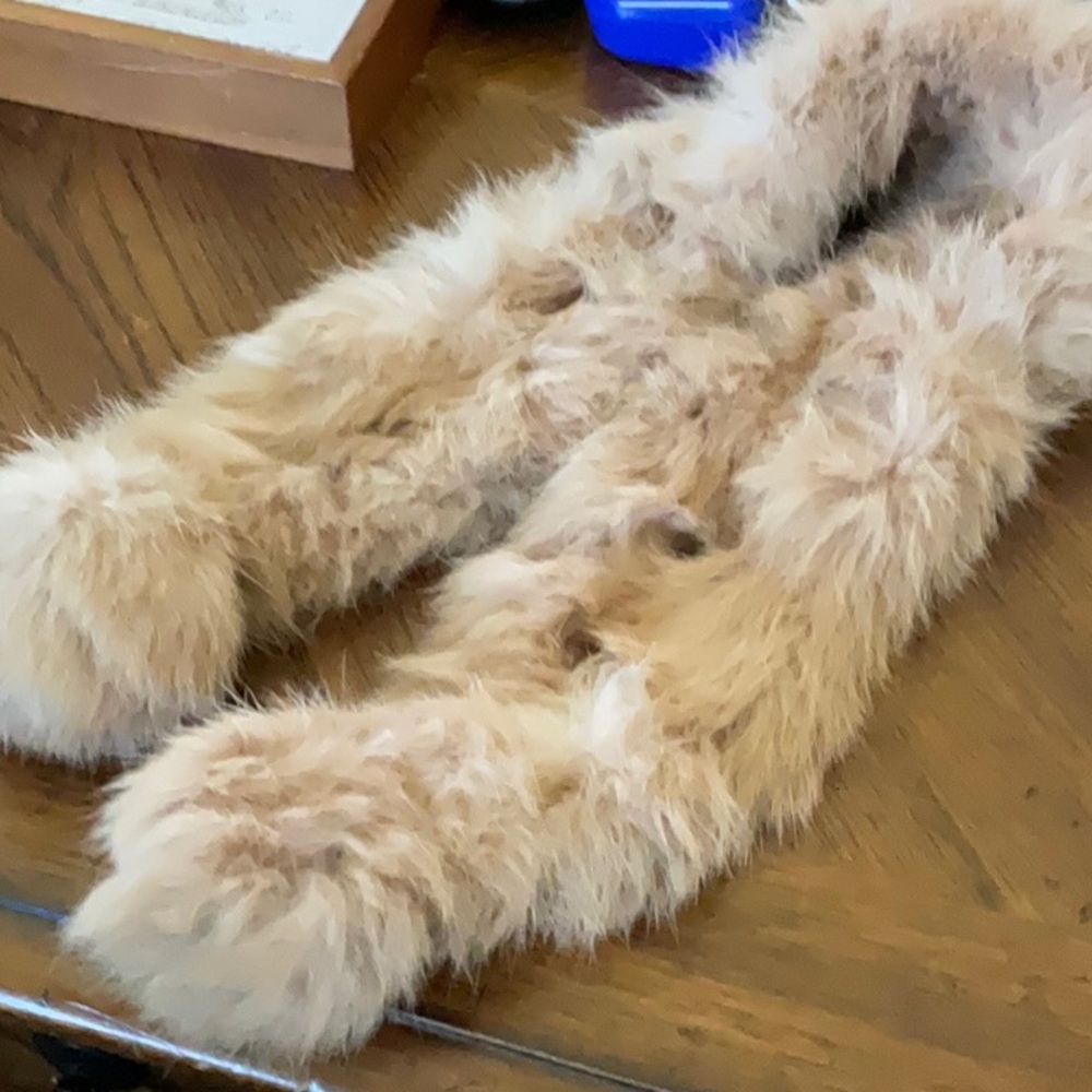 Rabbit neck scarf